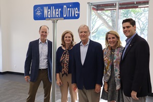 Ron Walker, his children, VC Board Chair Bland Proctor and VC President Dr. Jennifer Kent